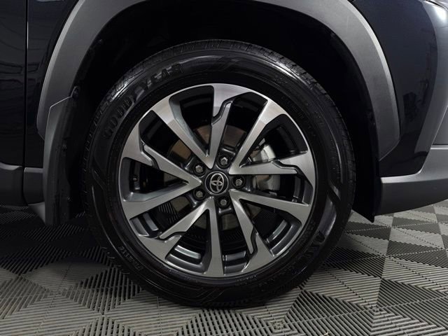 Used 2025 Toyota Corolla Cross XLE w/ Convenience Package image 36
