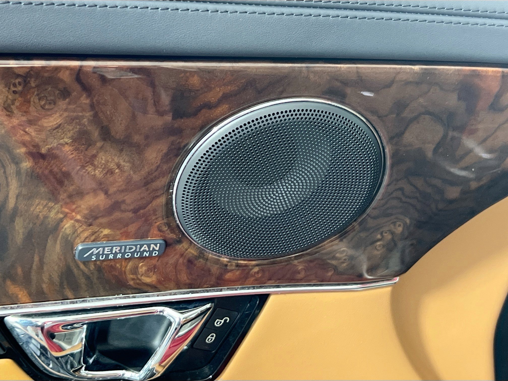 Used 2019 Jaguar XJ L Portfolio image 19