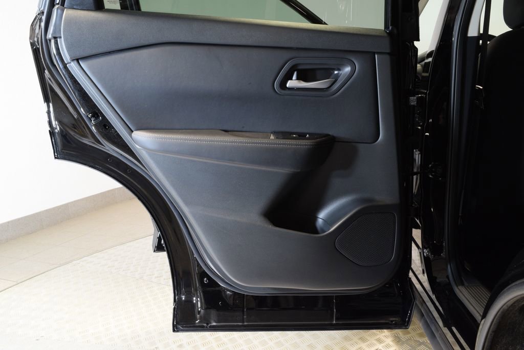 Used 2026 Nissan Rogue SV AWD/4WD image 26