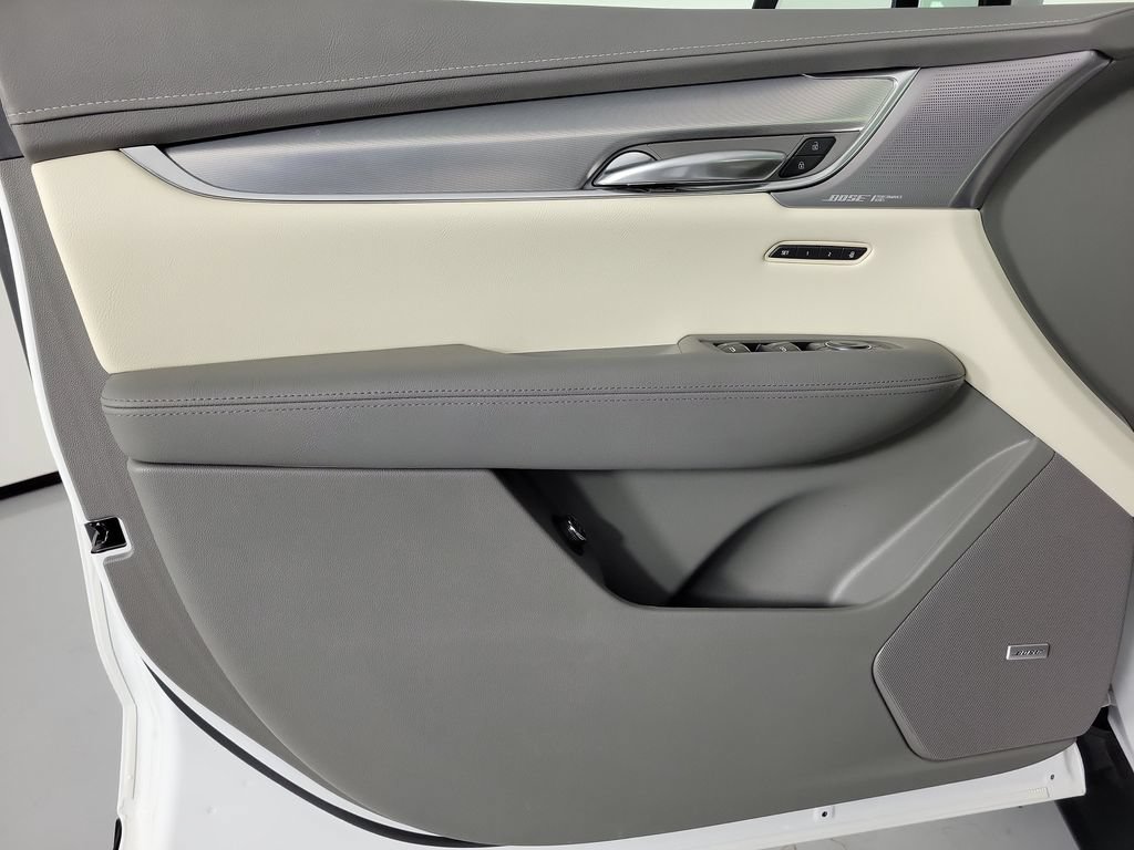 Certified 2022 Cadillac XT5 Premium Luxury FWD image 19