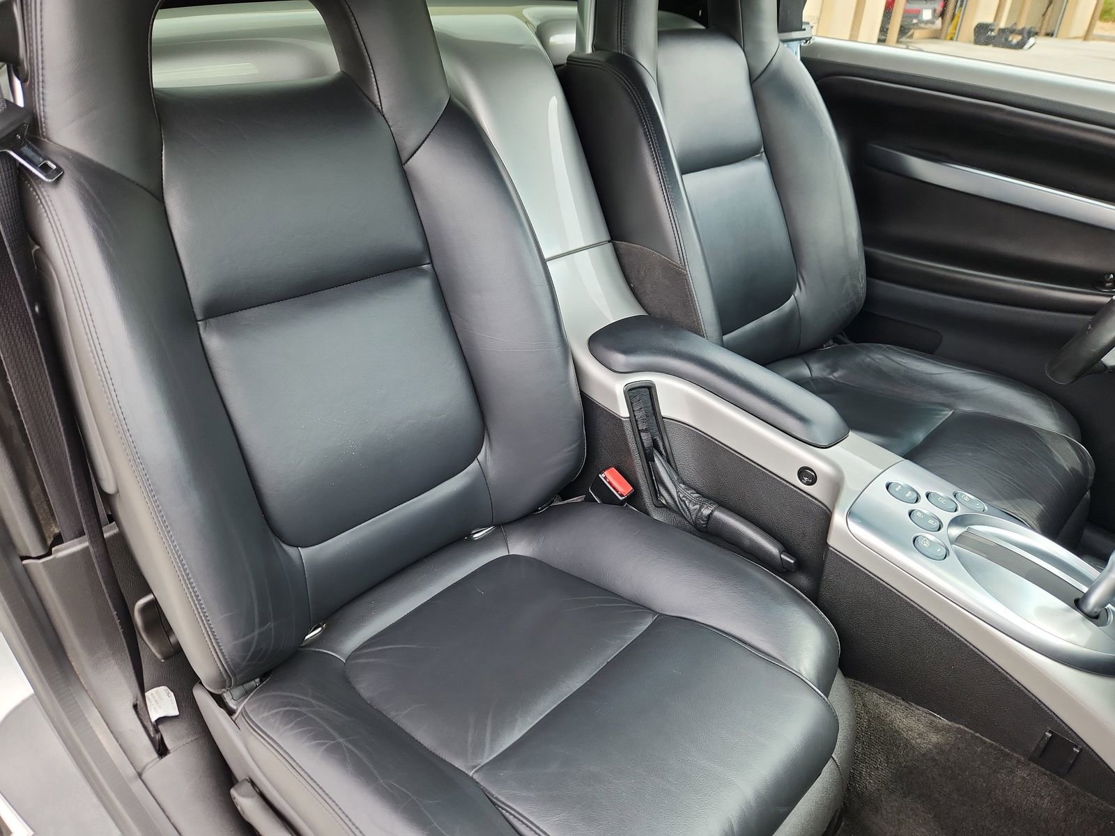 Used 2005 Chevrolet SSR w/ Preferred Equipment Group RWD image 12