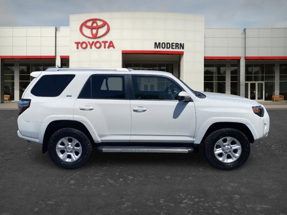 Used 2016 Toyota 4Runner SR5 AWD/4WD image 4