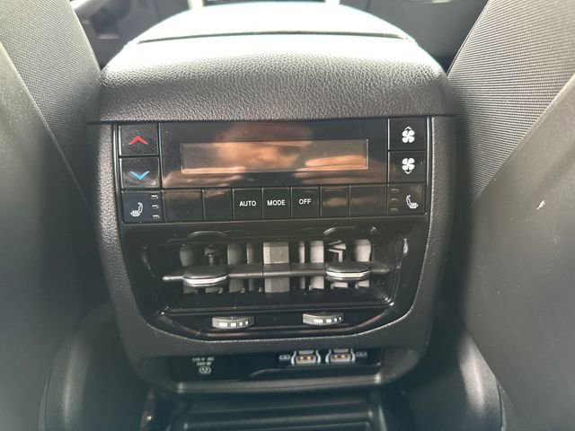 Used 2023 Jeep Grand Cherokee L Limited w/ Black Appearance Package AWD/4WD image 19