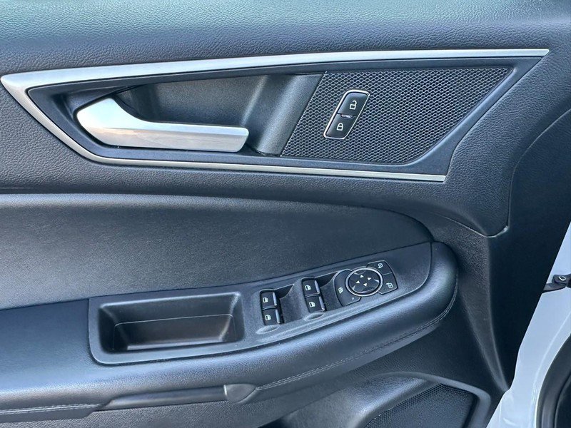 Used 2022 Ford Edge SEL image 9