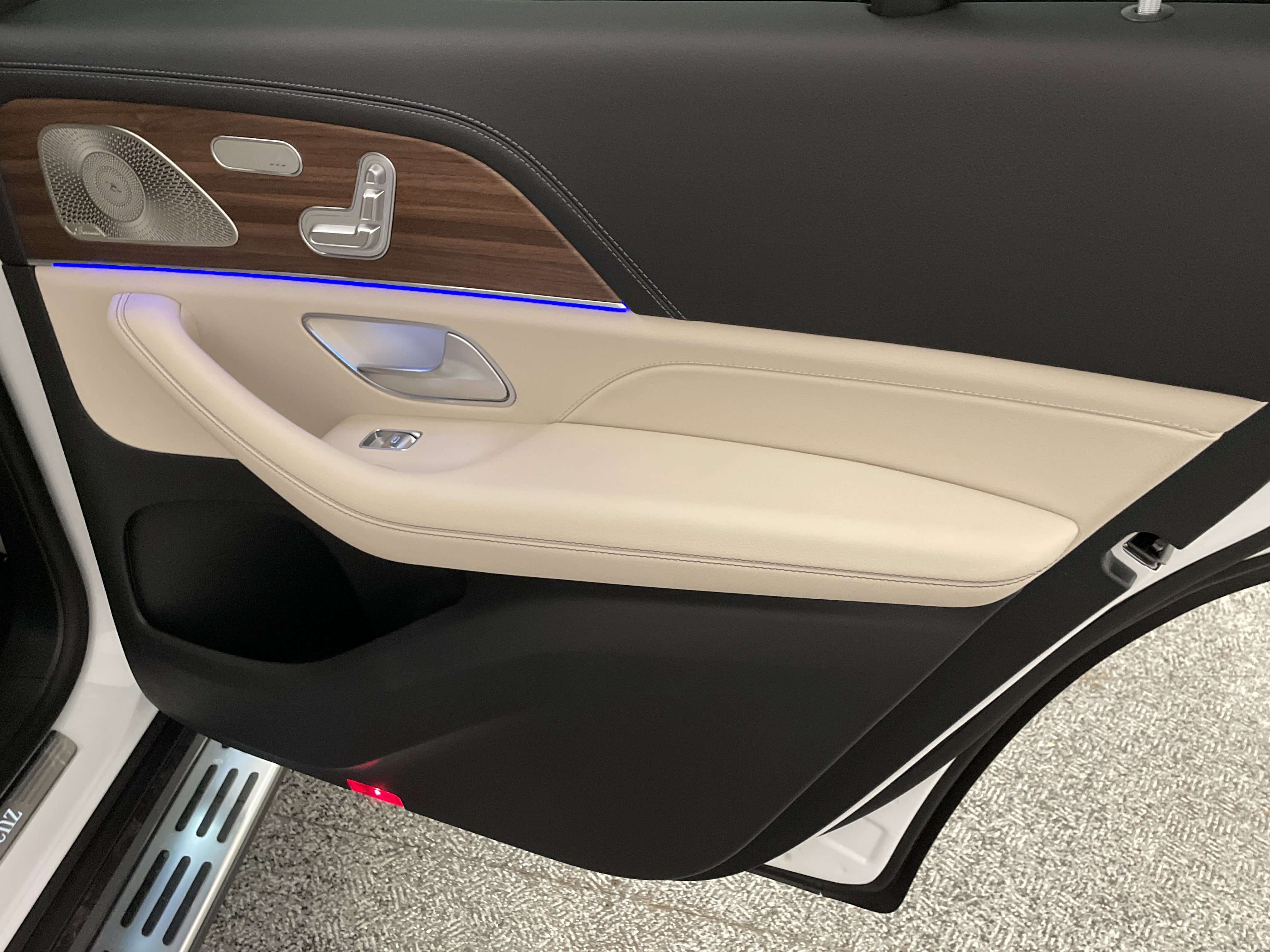 New 2026 Mercedes-Benz GLS 580 4MATIC image 21