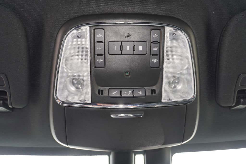 Used 2022 Jeep Grand Cherokee Limited AWD/4WD image 24