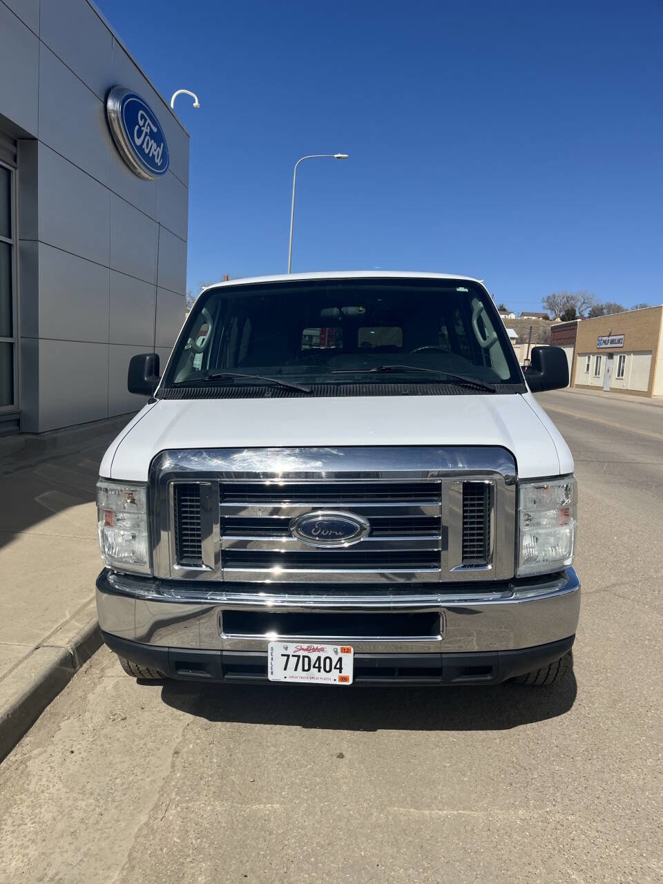 Used 2012 Ford E-350 and Econoline 350 XL w/ Interior Upgrade Pkg image 2