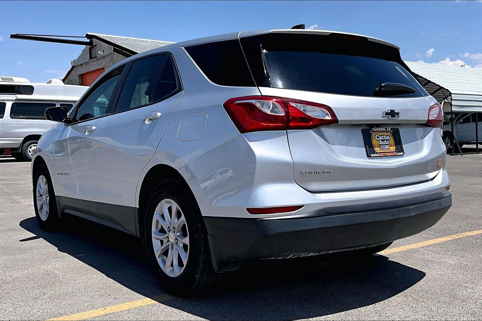 Used 2021 Chevrolet Equinox LS w/ LS Convenience Package FWD image 4