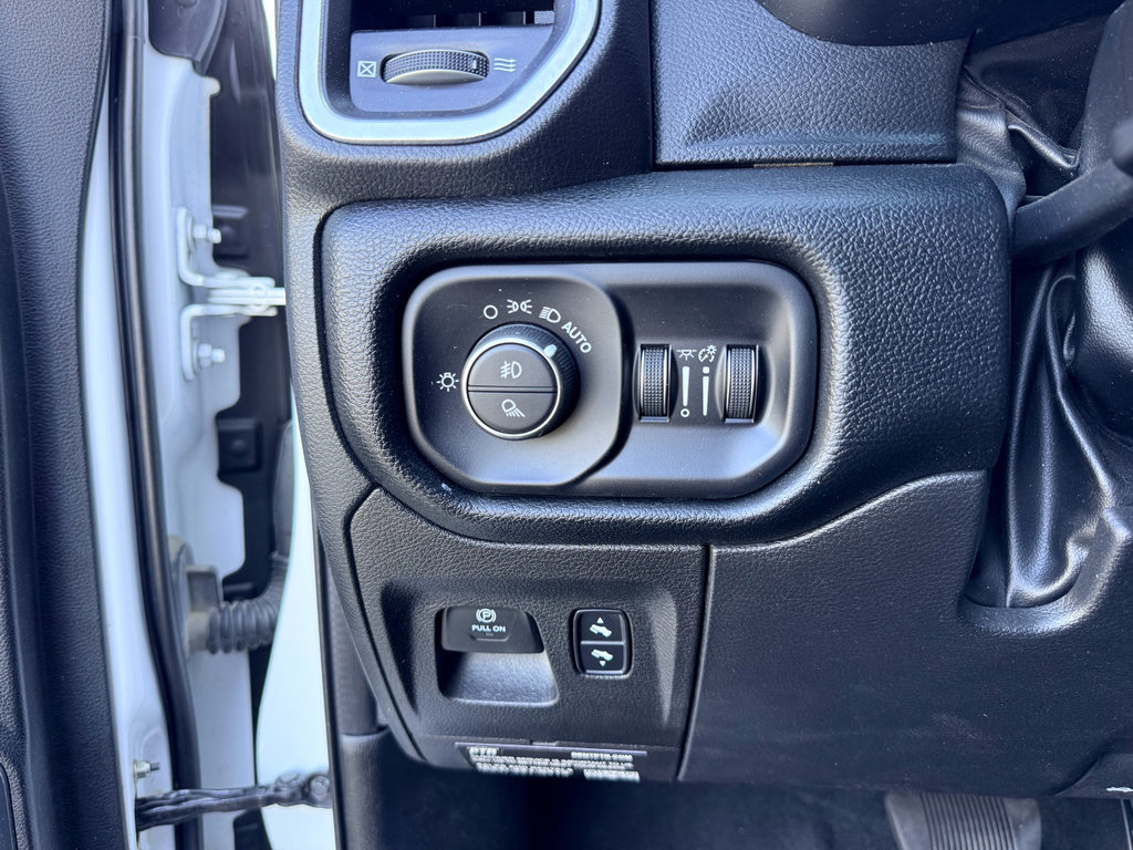 Used 2022 RAM 1500 Laramie AWD/4WD image 19