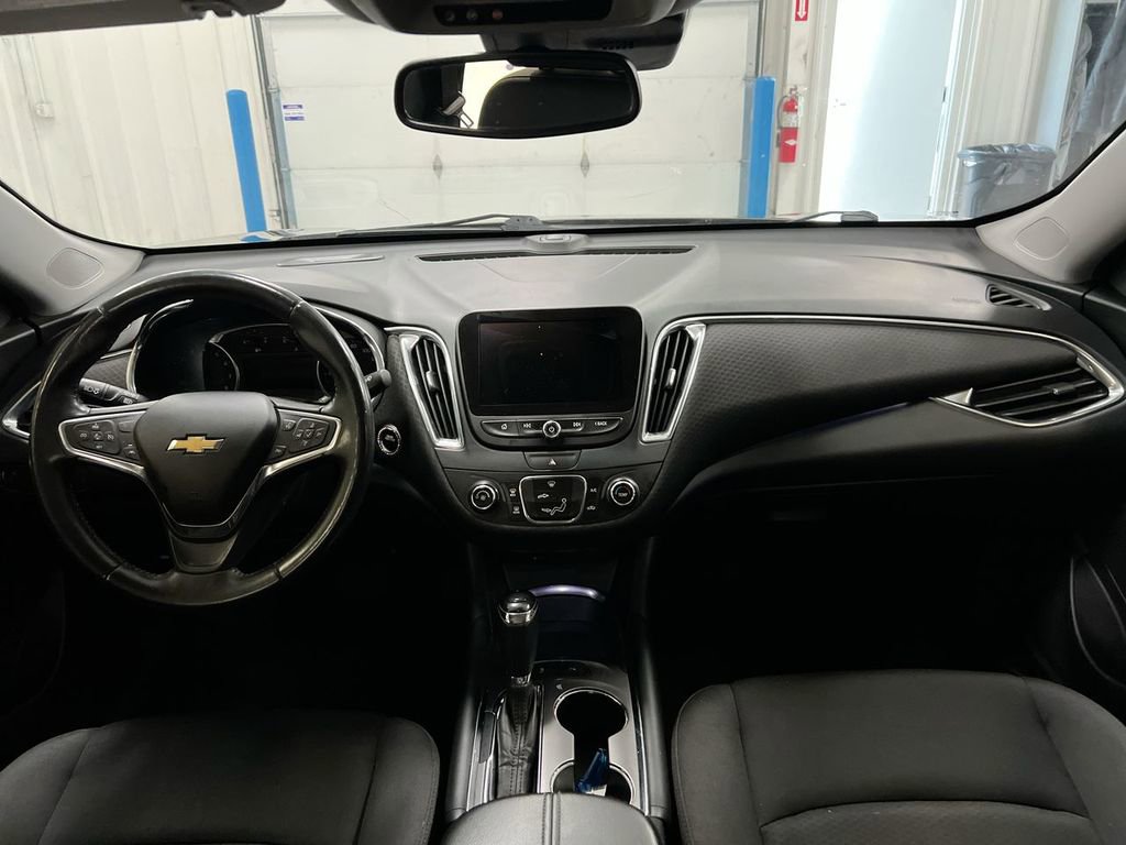 Used 2016 Chevrolet Malibu LT w/ Driver Confidence Package FWD image 10