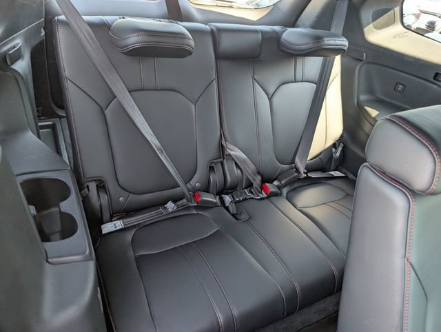 Used 2025 Honda Pilot Black Edition image 13