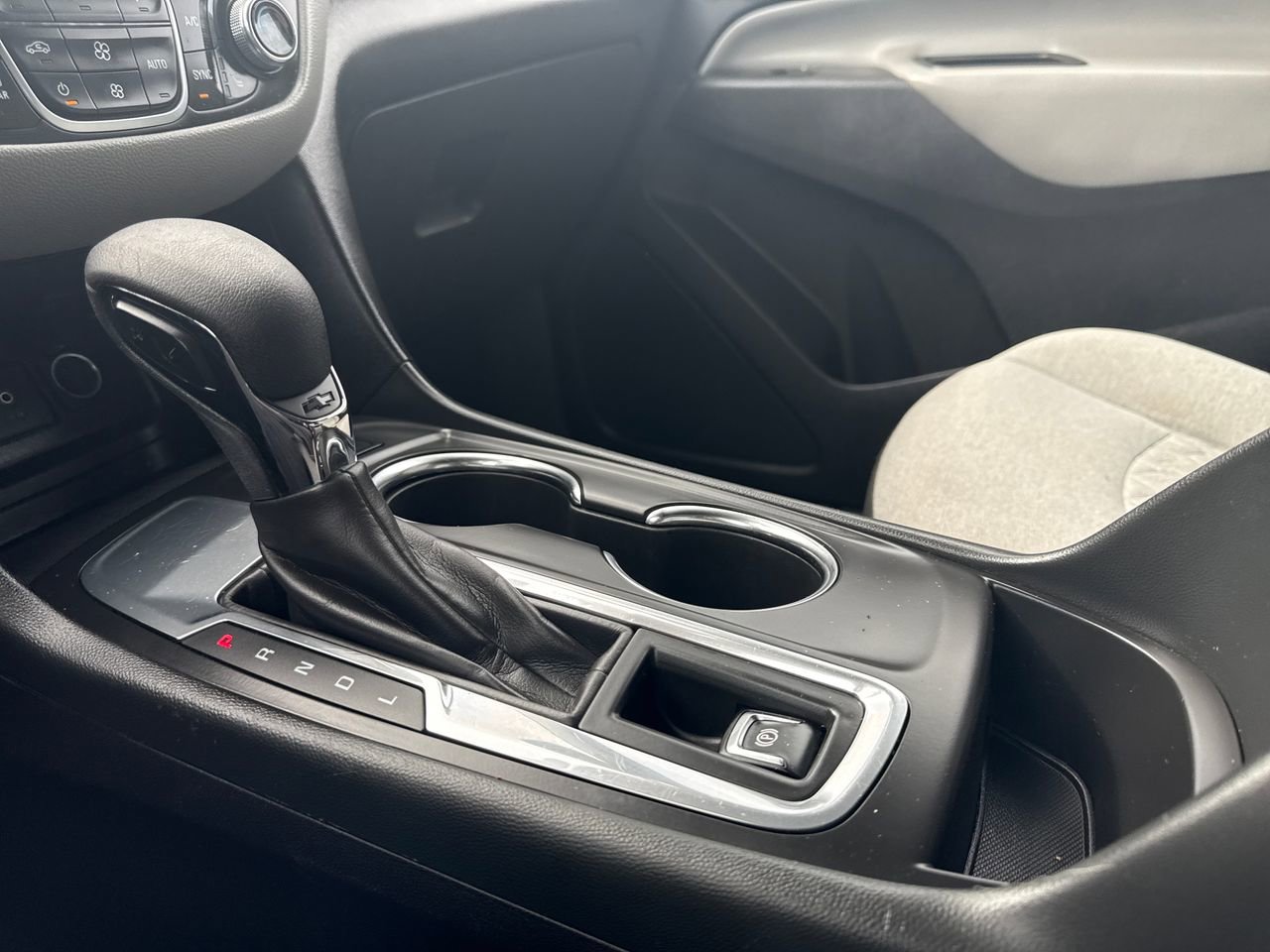 Used 2024 Chevrolet Equinox LT image 22
