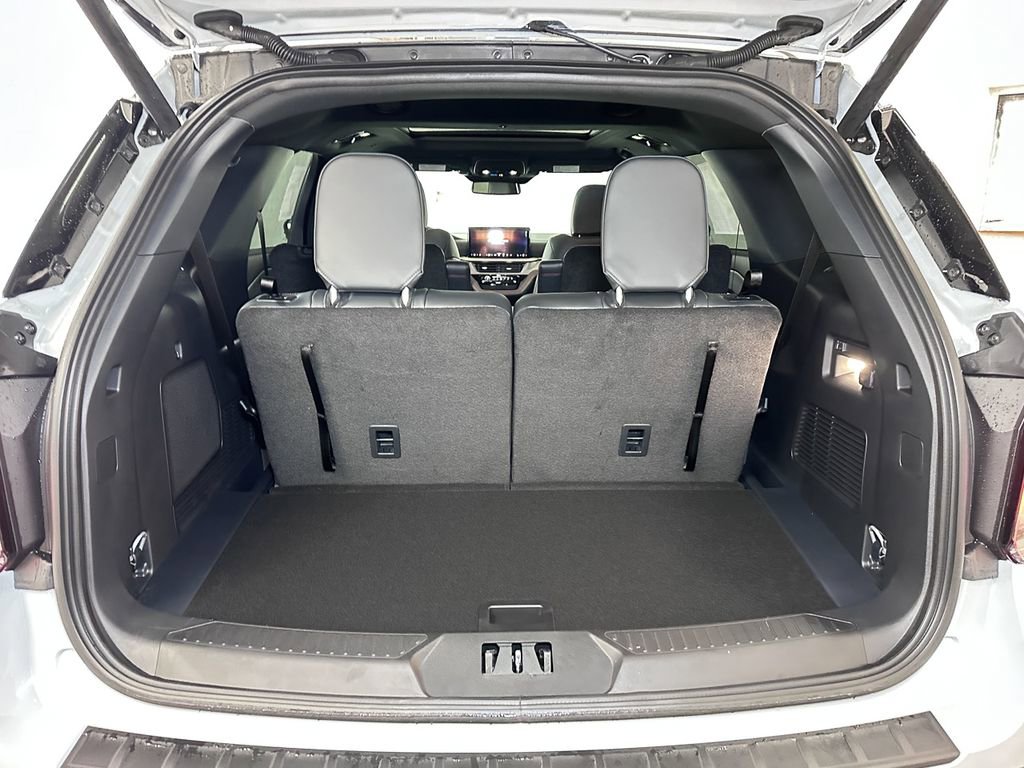 New 2026 Ford Explorer ST-Line w/ ST-Line Street Pack image 13