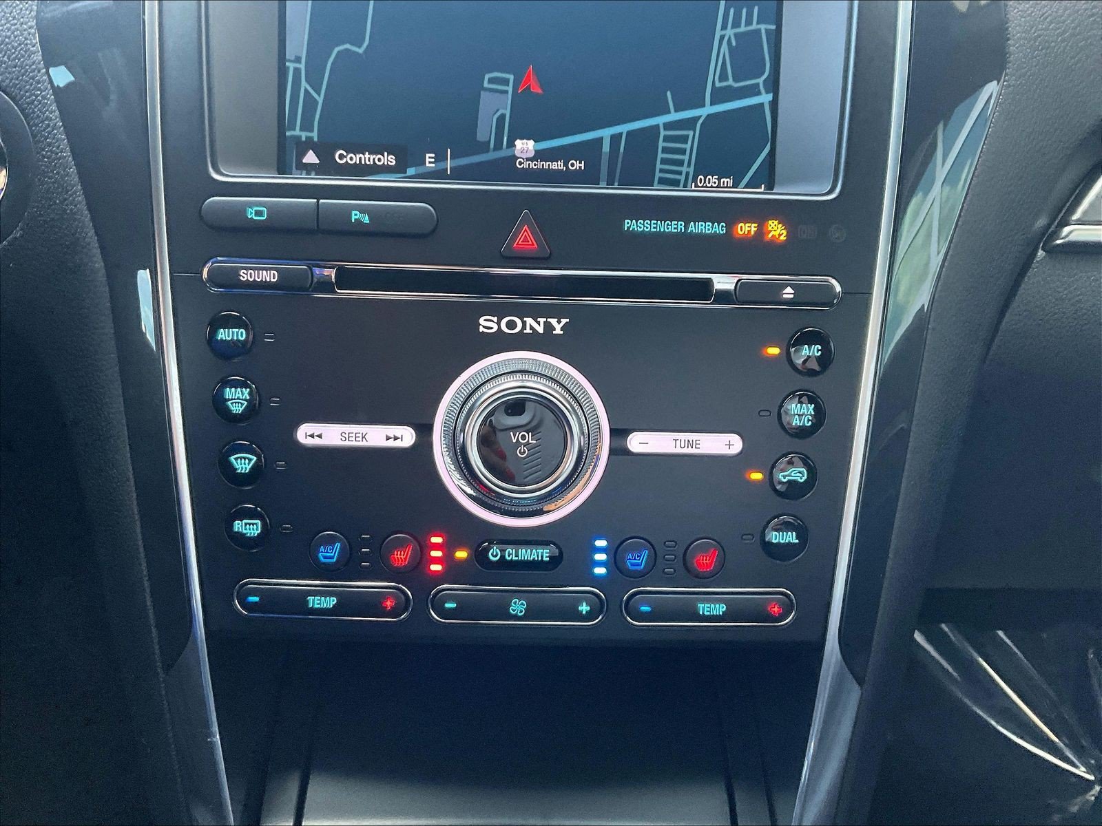 Used 2018 Ford Explorer Sport w/ Equipment Group 401A AWD/4WD image 15
