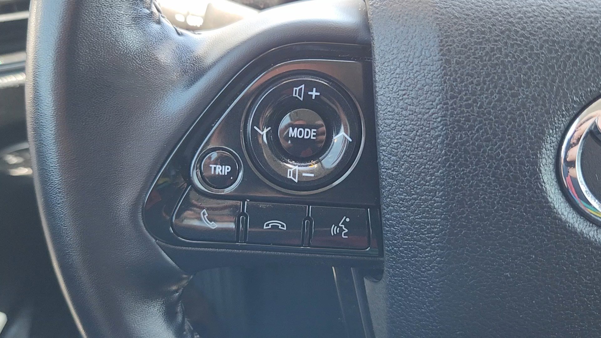 Used 2021 Toyota Prius XLE AWD/4WD image 11