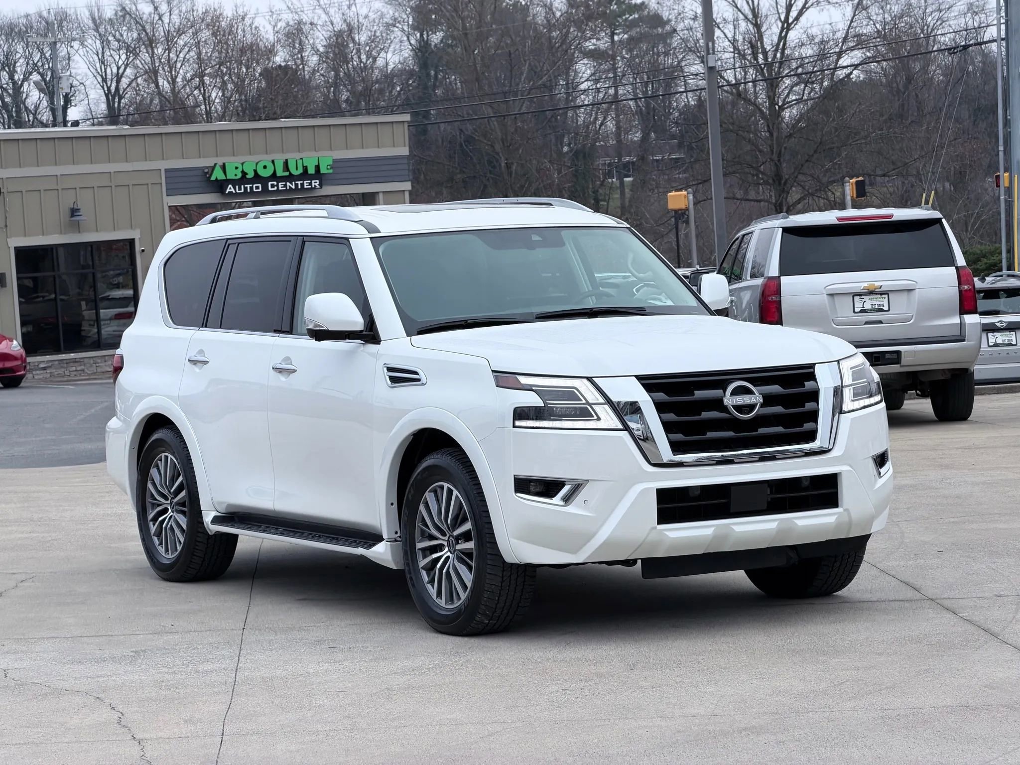 Used 2024 Nissan Armada SL w/ Captain's Chairs Package image 9