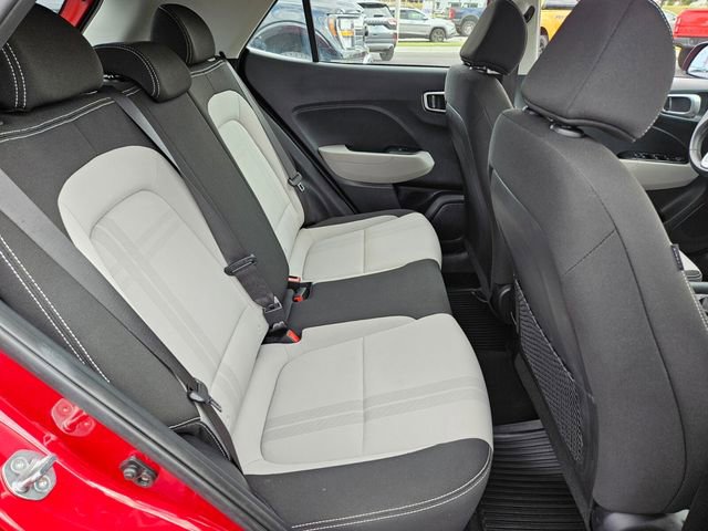 Used 2024 Hyundai Venue SEL FWD image 17