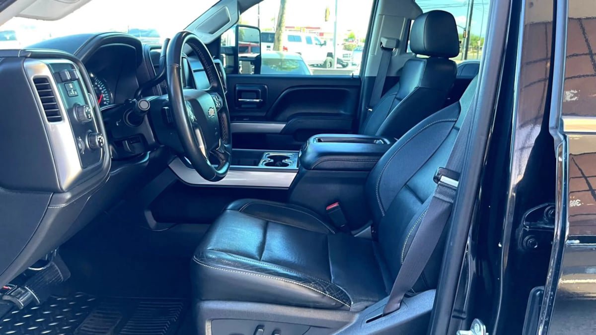 Used 2015 Chevrolet Silverado 2500 LTZ w/ Duramax Plus Package AWD/4WD image 47