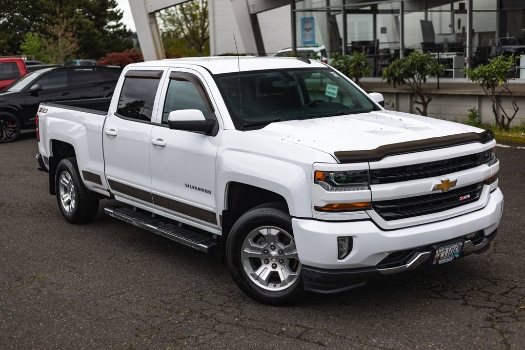 Used 2018 Chevrolet Silverado 1500 LT w/ All Star Edition AWD/4WD image 2
