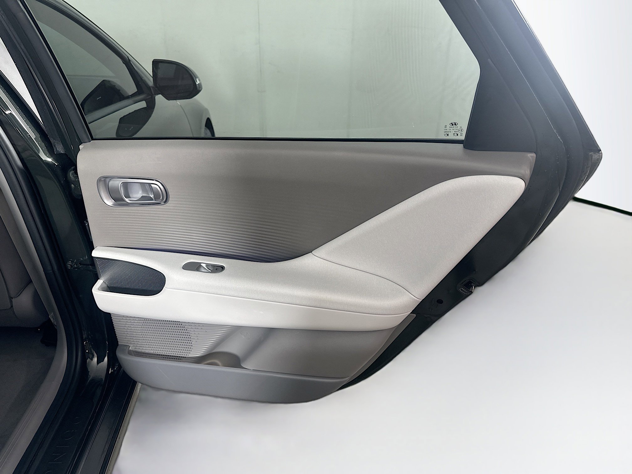 Used 2023 Hyundai Ioniq 6 SEL w/ Cargo Package image 29