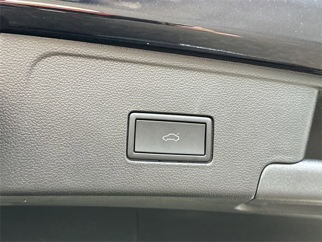 Certified 2025 Volkswagen Atlas Cross Sport SEL image 19