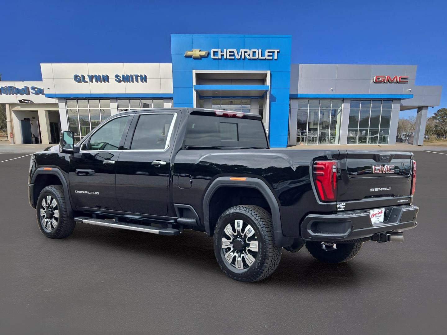 New 2026 GMC Sierra 2500 Denali w/ Denali Reserve Package AWD/4WD image 11