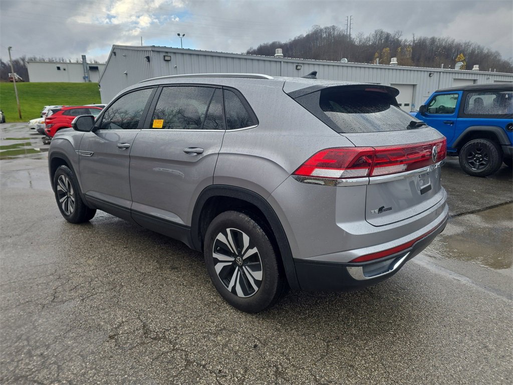 Used 2024 Volkswagen Atlas Cross Sport SE image 6