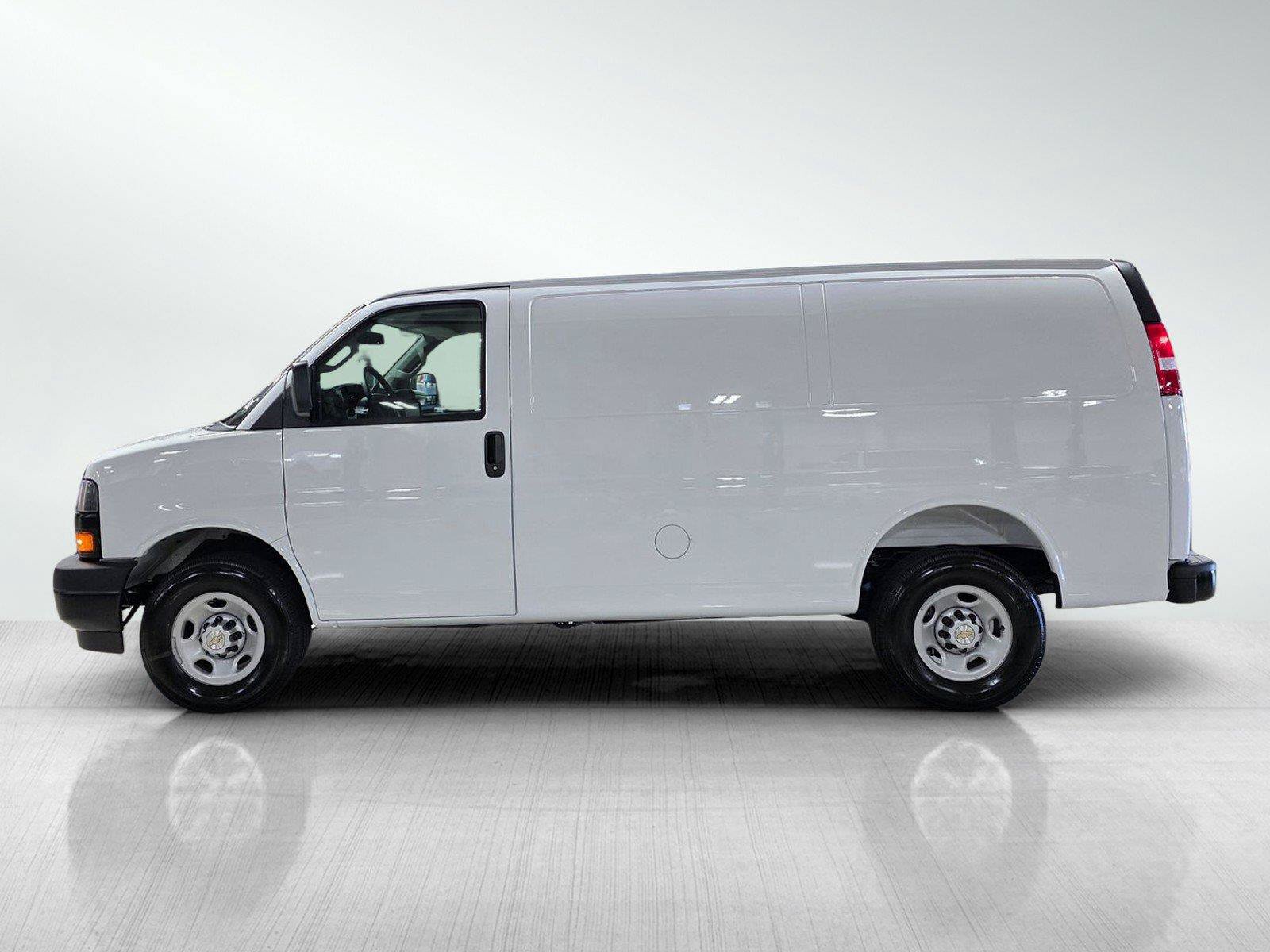 New 2026 Chevrolet Express 3500 w/ Driver Convenience Package RWD image 4