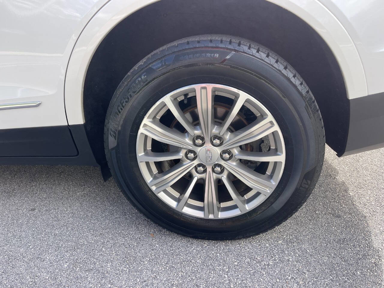 Used 2018 Cadillac XT5 Luxury w/ Driver Awareness Package image 26