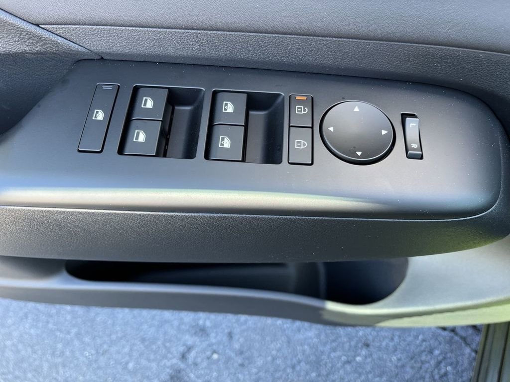 Used 2024 Hyundai Kona Limited image 12