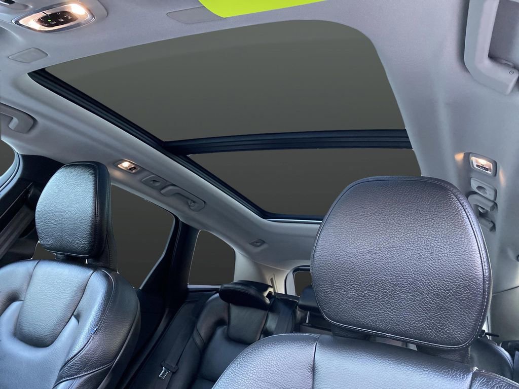 Used 2019 Volvo XC60 T5 Momentum w/ Premium Package image 7