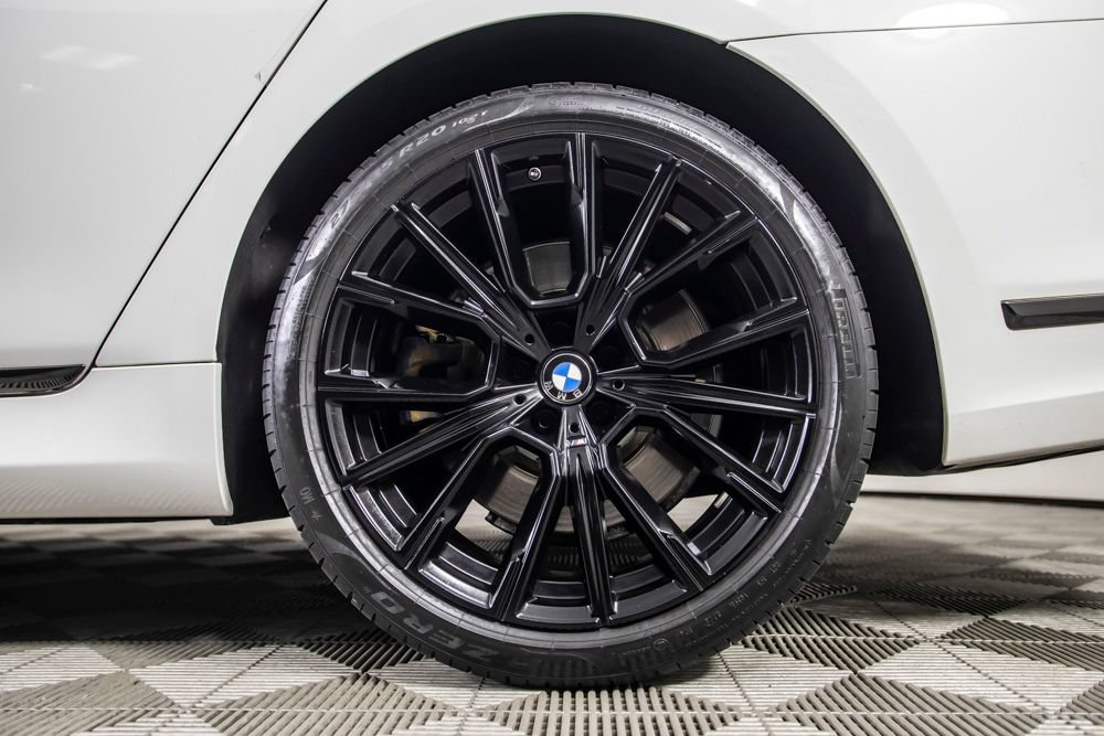 Used 2021 BMW 750i xDrive w/ M Sport Package AWD/4WD image 44