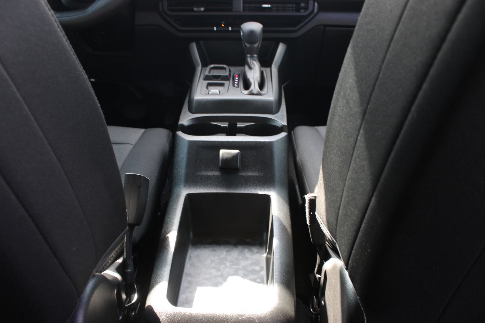 Used 2024 Chevrolet Colorado W/T RWD image 25