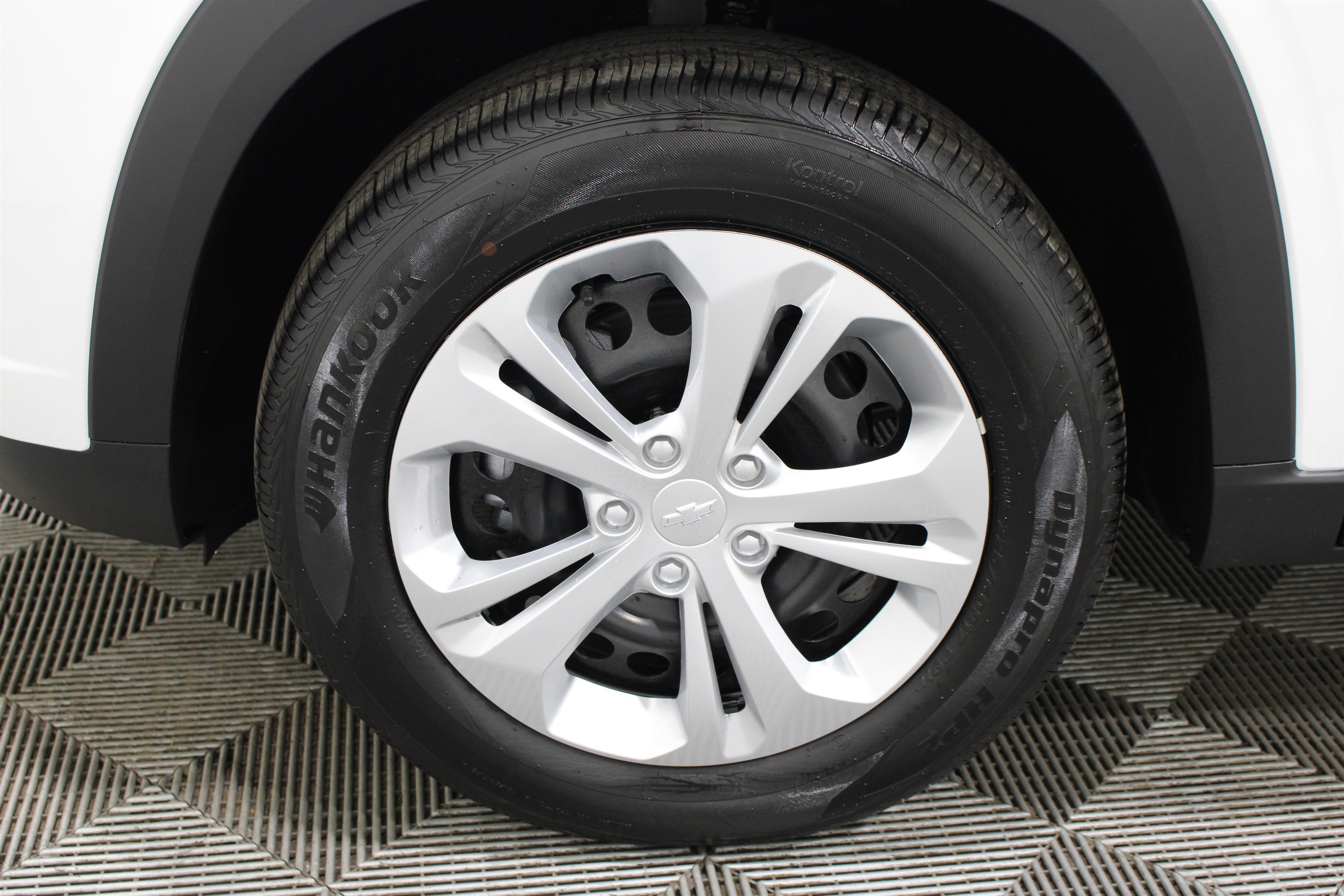 Used 2026 Chevrolet Trax LS FWD image 34
