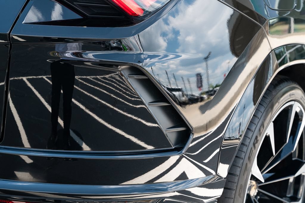 Used 2021 Lamborghini Urus AWD/4WD image 14