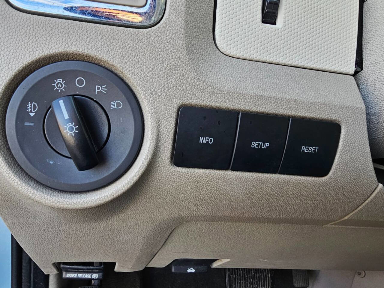 Used 2009 Mercury Mariner Premier image 28