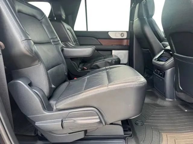 Used 2023 Lincoln Navigator L Reserve AWD/4WD image 18