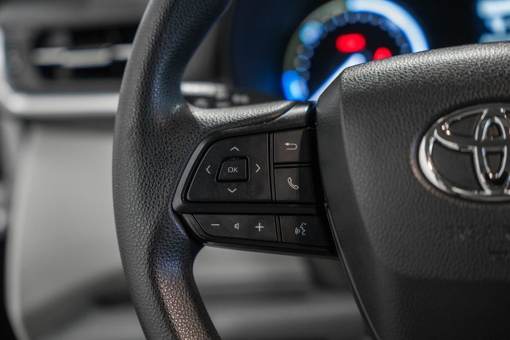 Used 2023 Toyota Sienna LE image 26