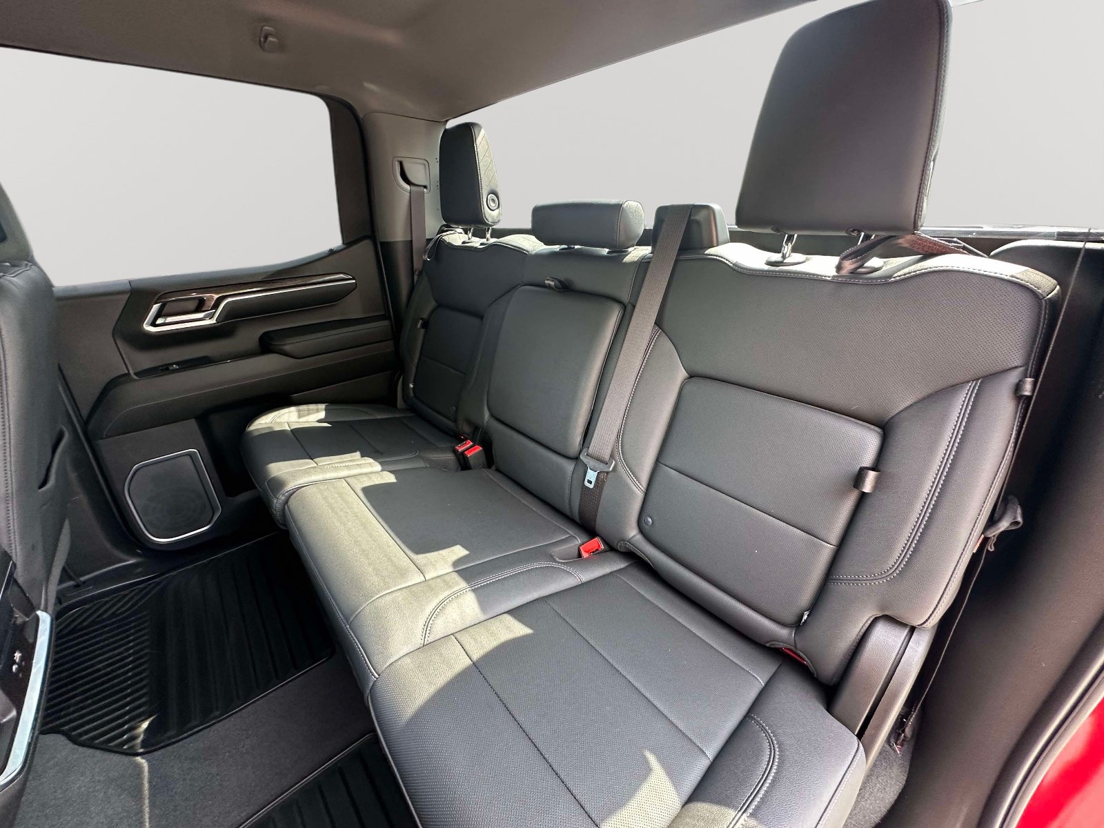 Used 2023 Chevrolet Silverado 1500 LTZ AWD/4WD image 30