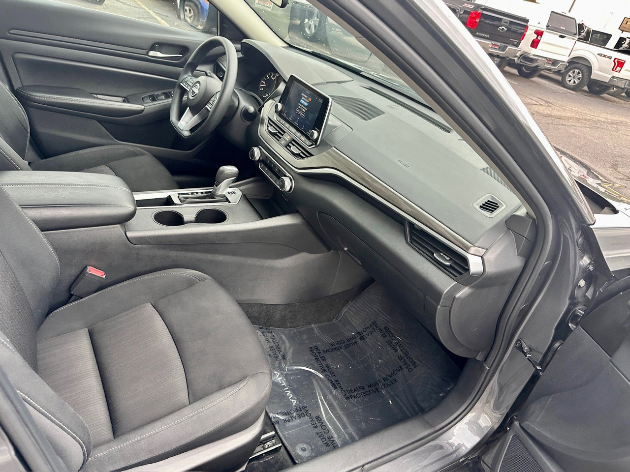 Used 2025 Nissan Altima 2.5 SV image 17