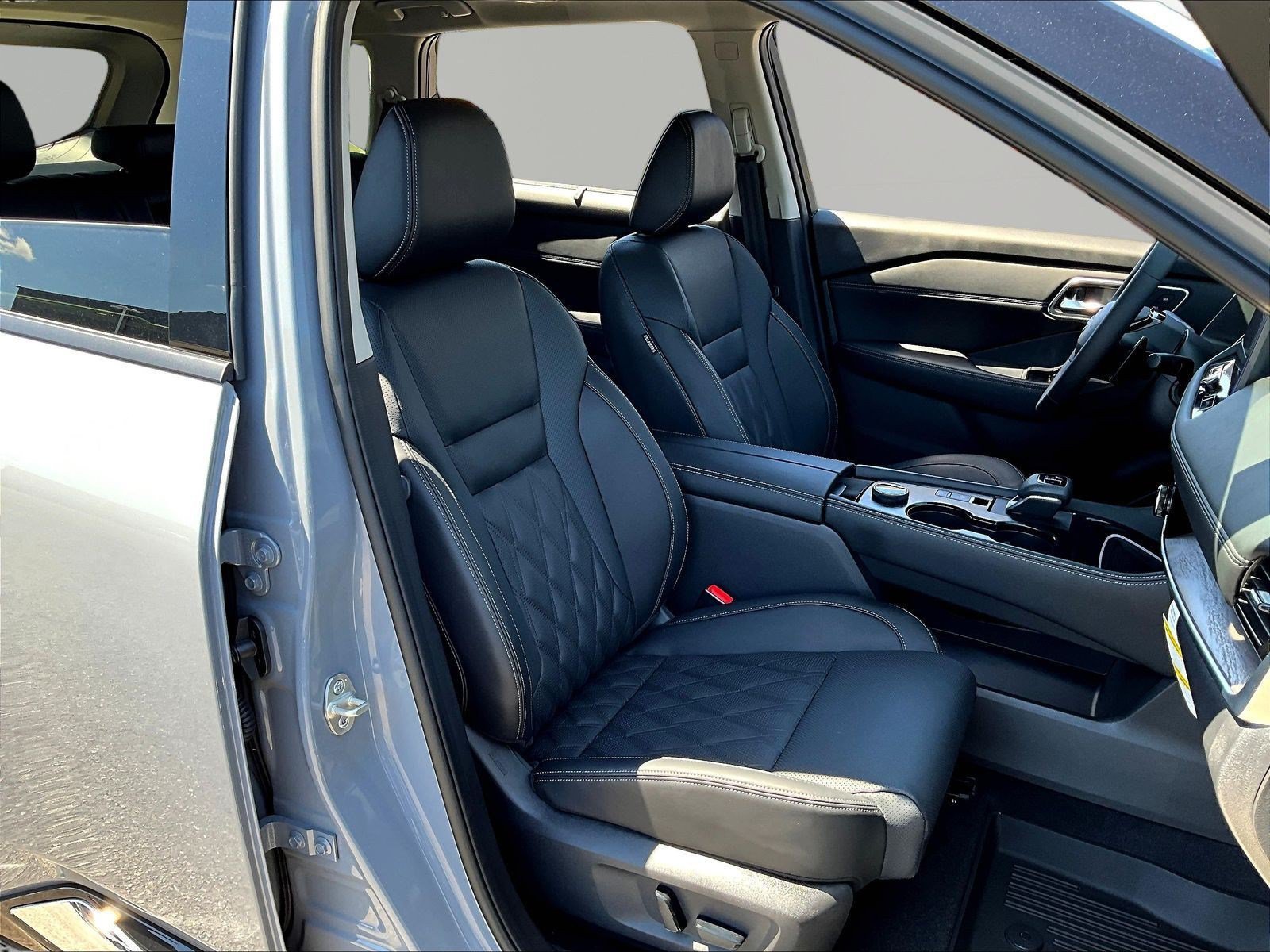 New 2026 Nissan Rogue Platinum w/ Platinum Premium Package AWD/4WD image 19