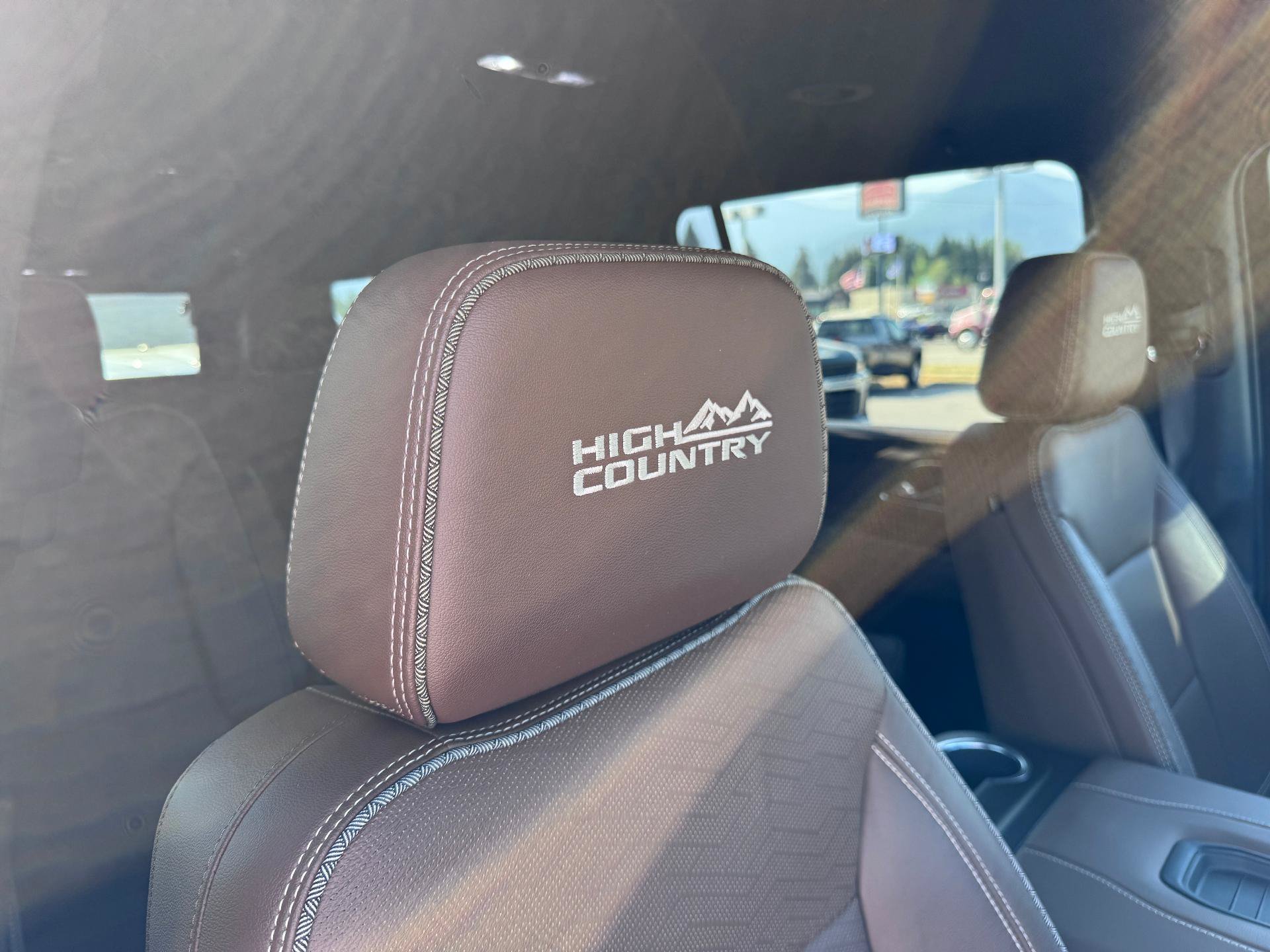 Used 2021 Chevrolet Suburban High Country AWD/4WD image 23