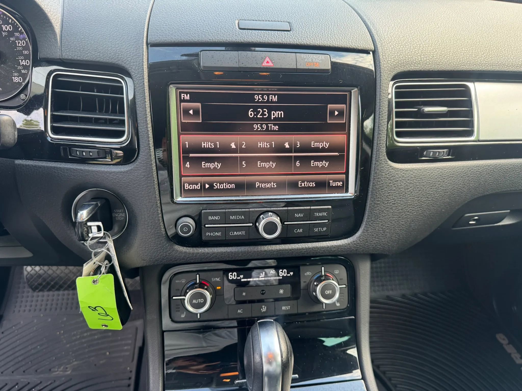Used 2012 Volkswagen Touareg Sport AWD/4WD image 16