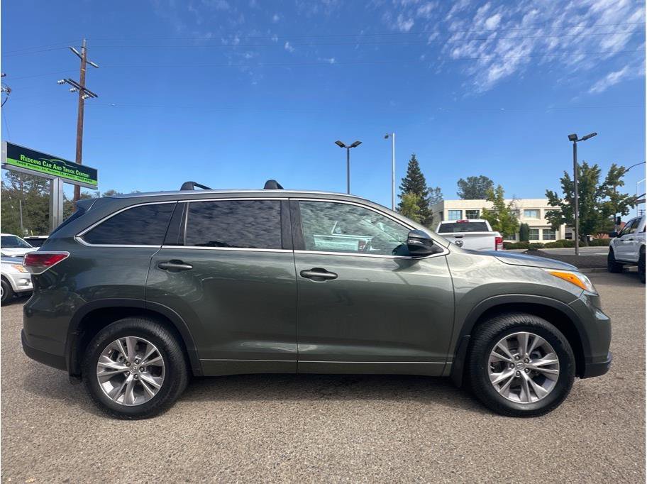 Used 2014 Toyota Highlander XLE AWD/4WD image 9