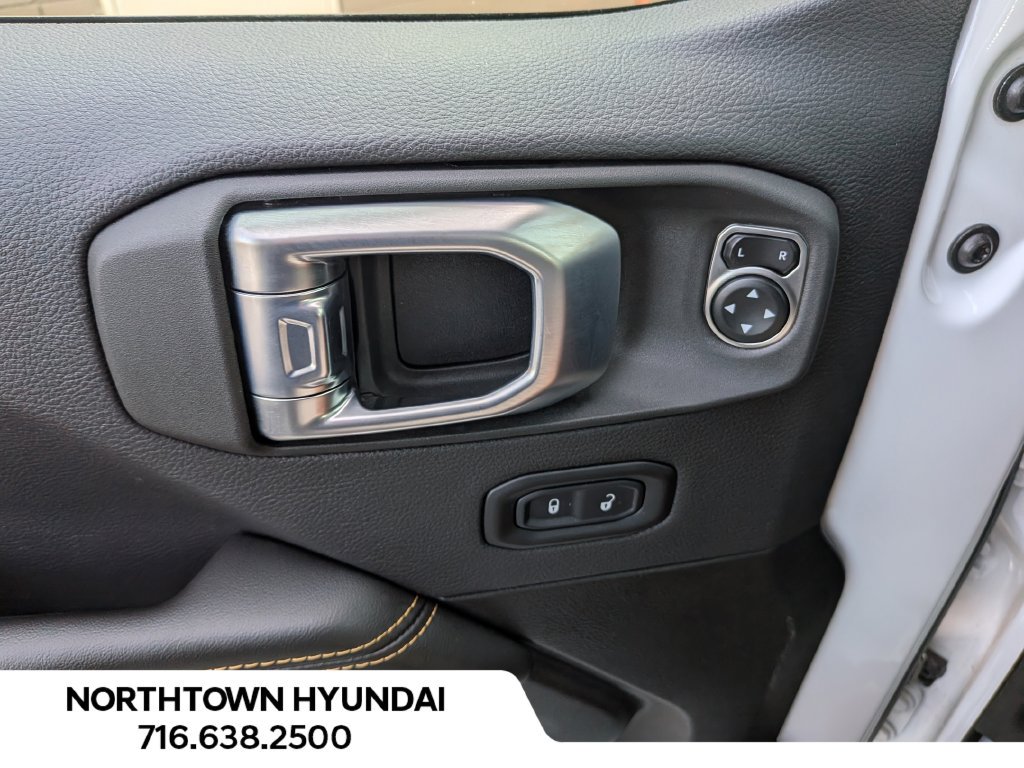 Used 2026 Jeep Wrangler Unlimited Sahara AWD/4WD image 28