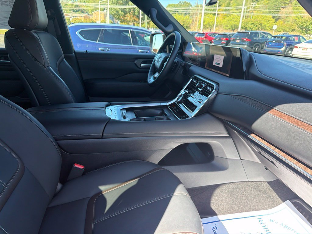 Certified 2026 Nissan Armada SL w/ Captain's Chari Seat Package AWD/4WD image 15