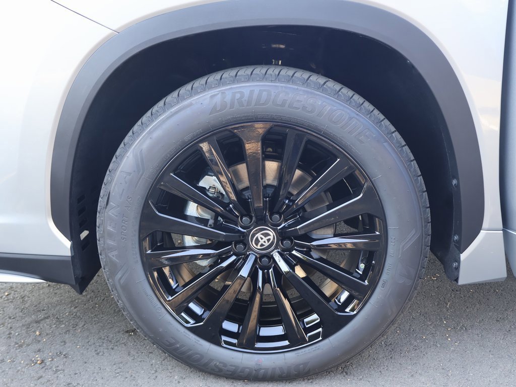 New 2025 Toyota Highlander XSE image 38