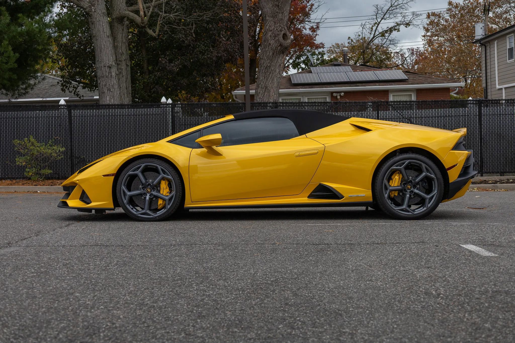 Used 2024 Lamborghini Huracan EVO image 21