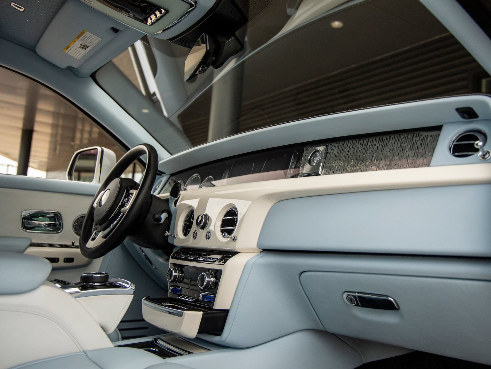 Used 2023 Rolls-Royce Phantom Extended Wheelbase w/ Leather Finishing Pack RWD image 65