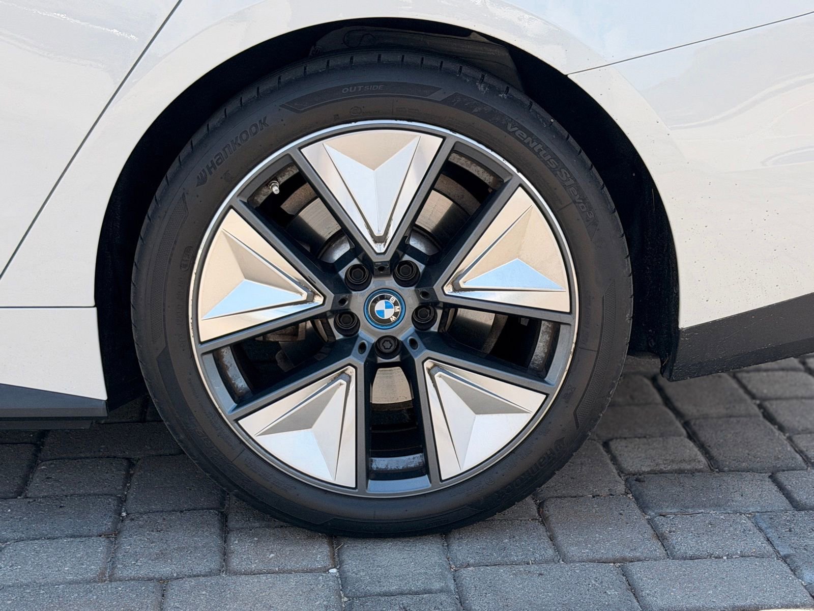 Used 2023 BMW i4 eDrive40 RWD image 13